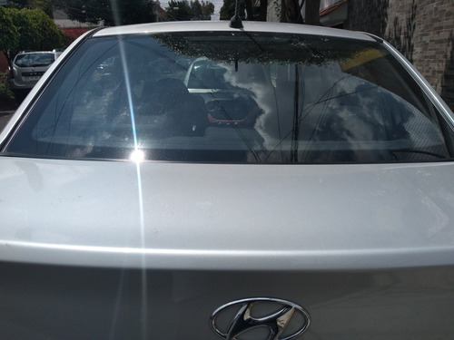 Imagen 4 de 12 de Hyundai I10 2017 1.3 Gls Sedan At