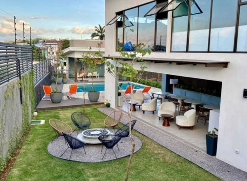 Imagen 13 de 16 de Moderna Residencia En Escazú
