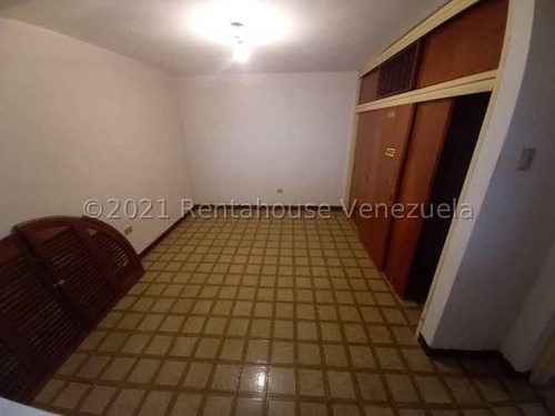 Imagen 10 de 12 de Casa Venta Colinas Santa Monica 22-3971-y Ymanol Elizalde 0414-3227631