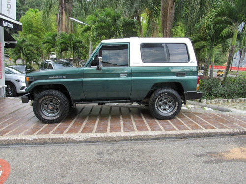 Imagen 2 de 8 de Toyota Land Cruiser Gas Gasolina Mt Cc 4500