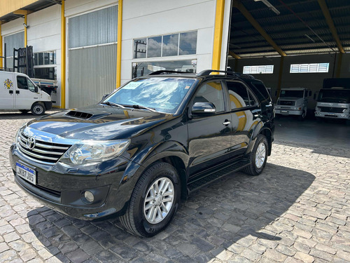 Toyota Hilux SW4 3.0 Srv 5l 4x4 Aut. 5p