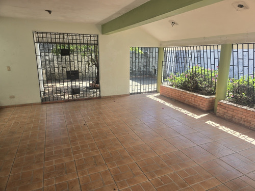 Casa En El Millón 200 M2 De Construcción