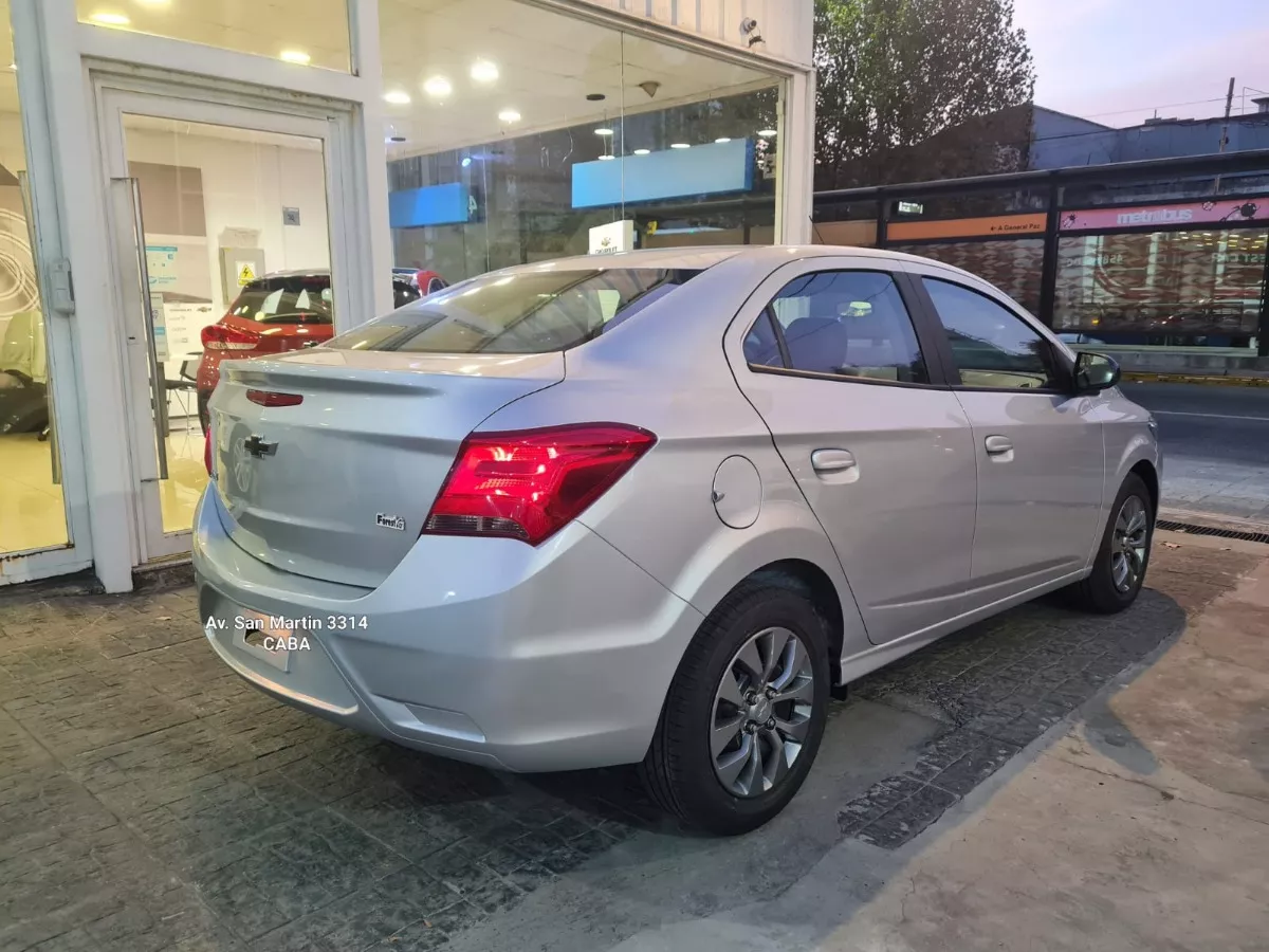 Chevrolet Onix plus 1.4 Black Edition