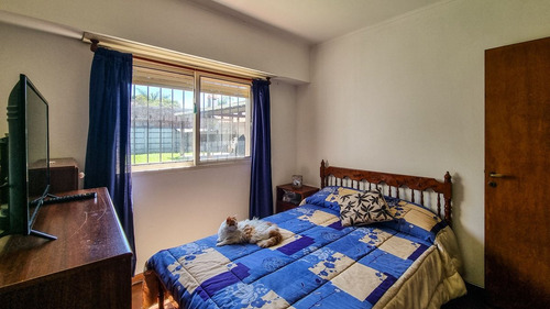 Casa 3 Ambientes Venta Lobos Con Jardin Y Quincho