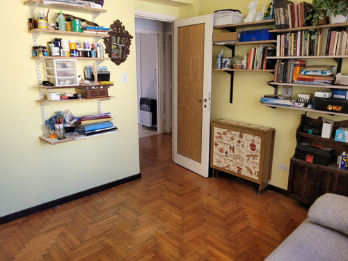 Venta Semipiso De 3 Ambientes Con Balcón Aterrazado. Zona Centro