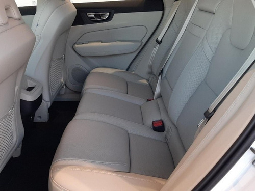 Volvo Xc60 2.0 T8 Hybrid Momentum Awd Geartronic 2020/2021
