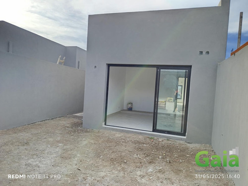 Casa En Venta Vía Aurelia Zona Sur 2 Dorm A Estrenar