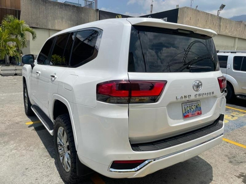 Imagen 4 de 13 de Toyota Land Cruiser