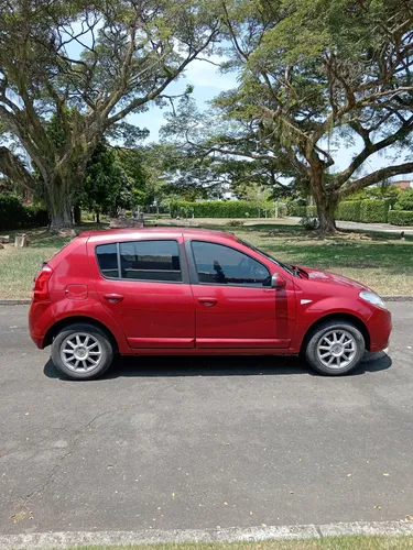 Renault Sandero 1.6 Dynamique 110 hp