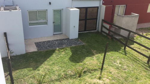 Hermoso Duplex A Estrenar 3amb. A La Calle Con Cochera A 2 Cuadras Del Mar - Camet Norte