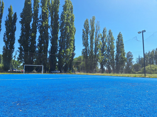 Vendo Recinto De 5 Canchas De Pasto Sintético En Los Ángeles