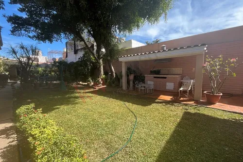 Casa En Chapultepec: 1 Piso, Confort Y Amplitud.
