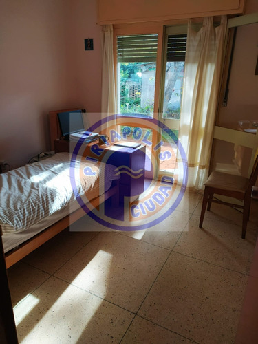 Ref.: 1500-115 Oportunidad Cerca De La Playa !!! Gran Casa En El Cento De Piriápolis Con Terreno !!