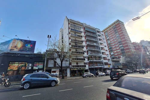 Venta 2 Ambientes Av.san Juan Y Av.la Plata.