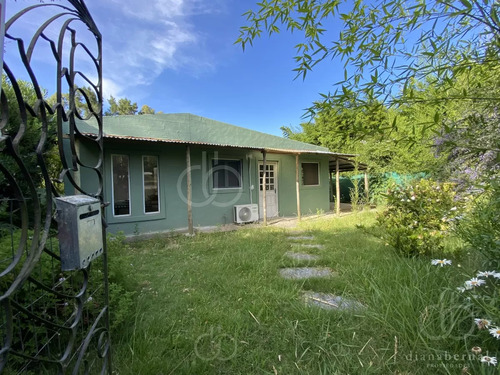 Casa De 2 Dormitorios En El Tesoro, La Barra. 