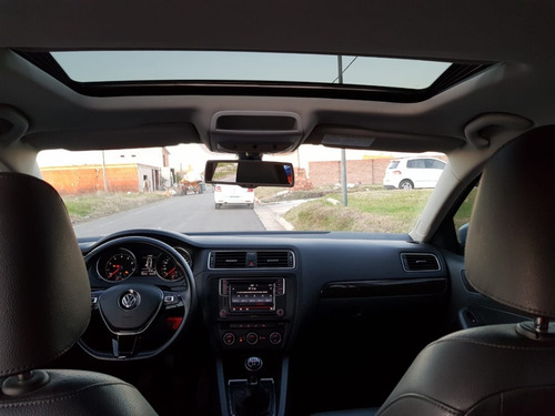 Volkswagen Vento 2.5 Luxury