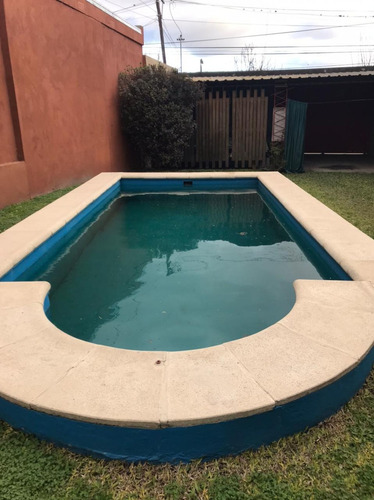 Imagen 4 de 9 de Casa Con Jardín Y Pileta