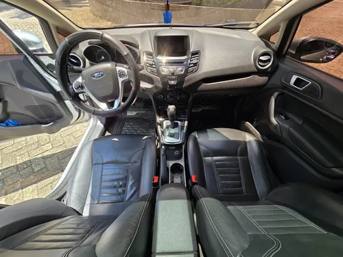 Ford Fiesta 1.6 Titanium Aut 2014