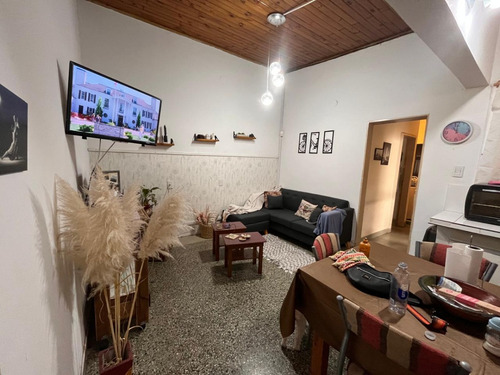 Casa Reciclada Con Hermoso Lote!! Apta Crédito