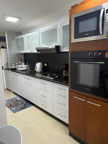 Apartamento En Naguanagua Resd Arauca En Av Universidad Con Planta Y Pozo Jose Felix