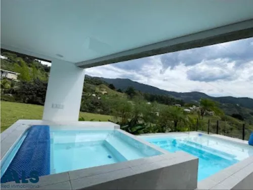 Hermosa Casa Moderna En El Escobero(mls#242569)