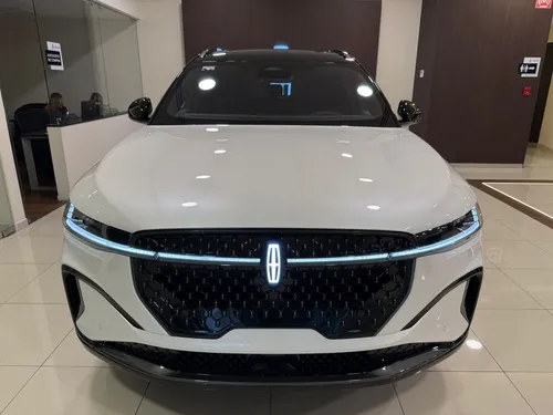 Lincoln Nautilus Jet Black Hibrida 2025