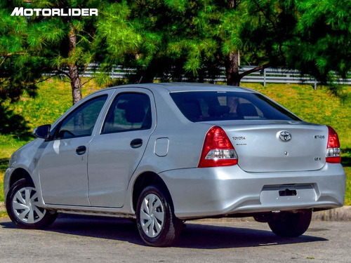 Imagen 3 de 25 de Toyota Etios X-b 1.5 Extra Full | Permuta / Financia