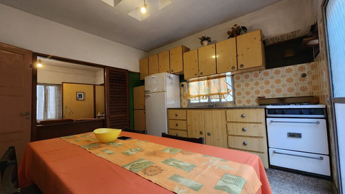Casa 3 Ambientes C/coch+galpón Excelente Ubicación