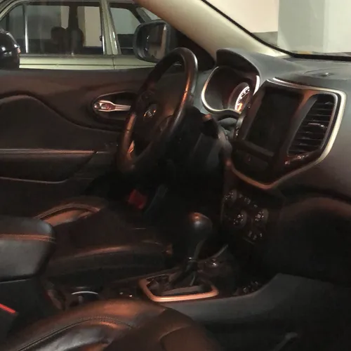 Jeep Cherokee 3.2 Longitude Plus