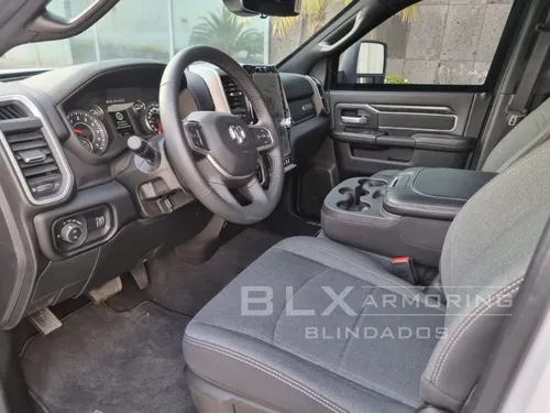 Dodge Ram 2500 8 Birlos Heavy Duty 2024 Nivel V-plus