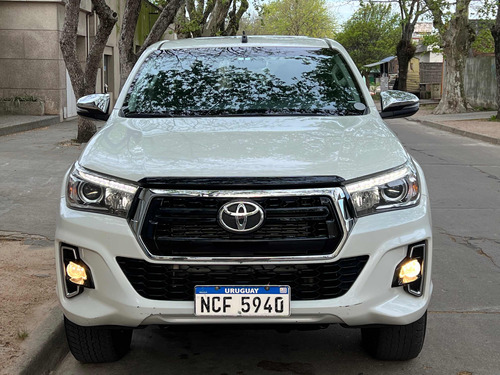 Toyota Hilux 2.8 D/cab 4x4 Srv