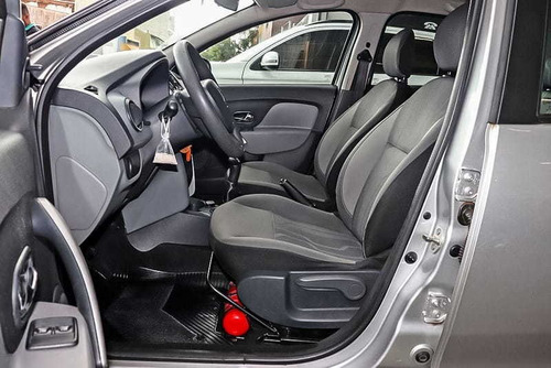 Renault Logan Expr 1016v