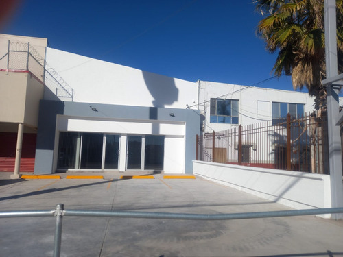 Local Comercial En Renta 228 M², 2 Baños, 8 Estacionamientos, Av José Ma. Iglesias, Chihuahua