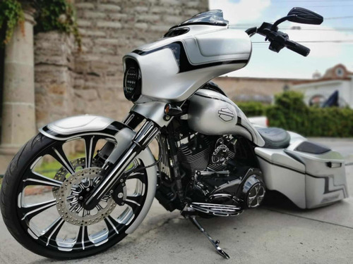 Imagen 1 de 15 de Harley Davidson Street Glide