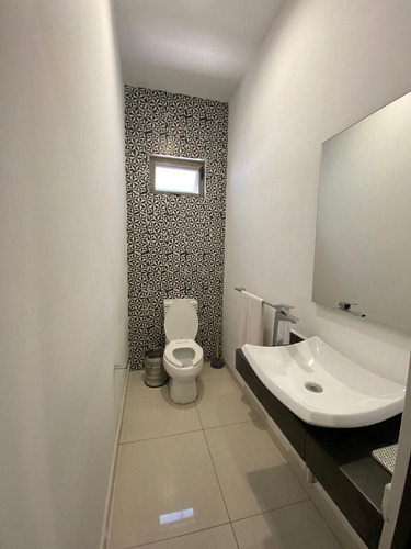 Propiedad Para Inversión En Venta Con 2 Deptos, 1 Loft En Milenio, Queretaro.