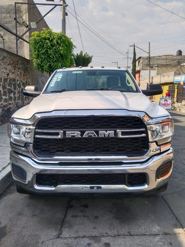 RAM 4000 5.7 Chasis Cabina Pl 4x2 Mt