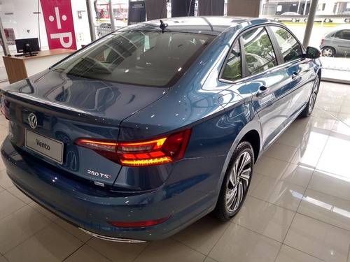 Volkswagen Vento 1.4 Highline 150cv At 0km 2021 Ec