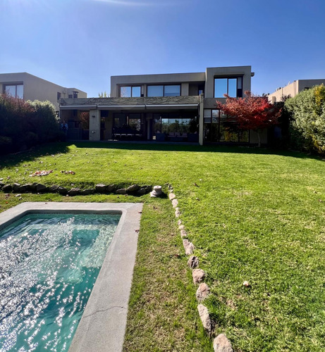 Casa En Venta 4 Dorm Más Serv Piedra Roja Chicureo