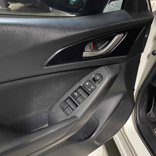 Imagen 9 de 12 de Mazda 3 2015 2.0 I Touring Sedan At