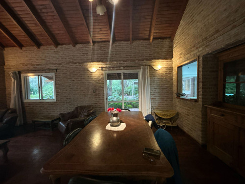 Villa Allende Golf. Casa En Venta De 3 Dormitorios Cochera, Pileta Y Gran Parque
