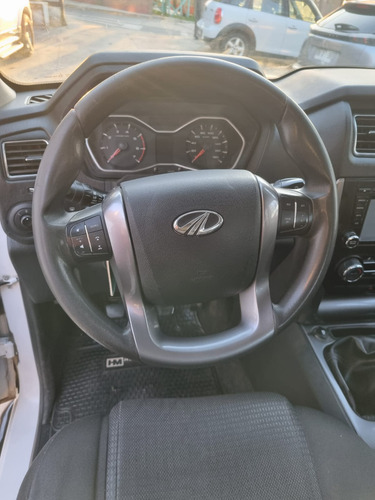 Mahindra Pik-Up D/C 4X2 Base Touch