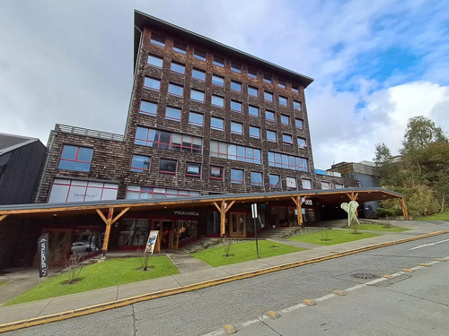 Oficina En Puerto Varas / Central Lake
