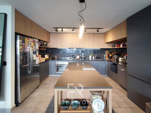 Depto Moderno Y Amoblado De 1d+2b - Box ; Barrio Consolidado