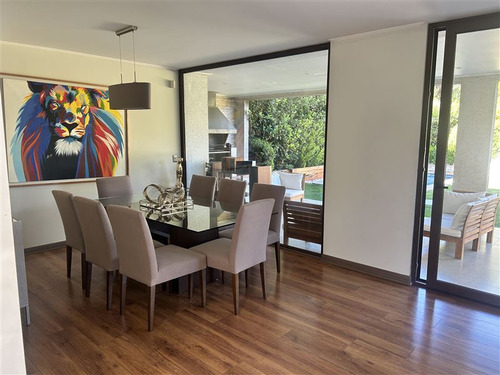 Casa En Venta De 4 Dorm+ Estar + Piscina En Chamiser