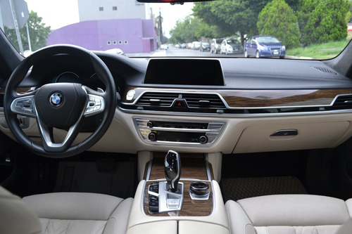 Imagen 9 de 13 de Bmw 750ia Excellence 2019