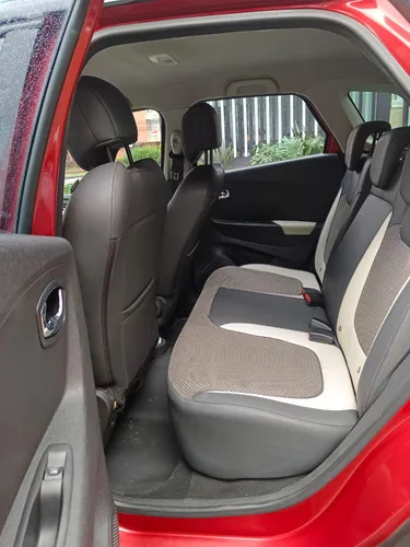 Renault Captur INTENS 4X2 2000CC AT AA