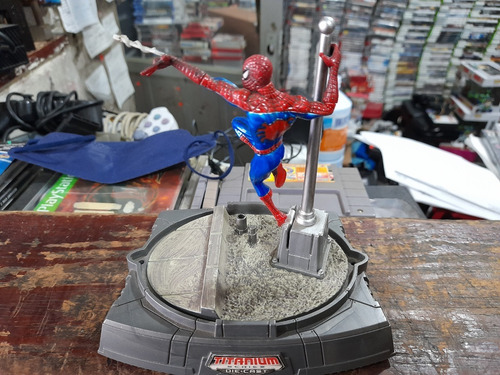 Figura Spiderman Titanium Series, Abierto (Usado)