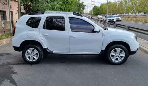 Imagen 3 de 10 de Renault Duster 2017 1.6 Ph2 4x2 Privilege 110cv