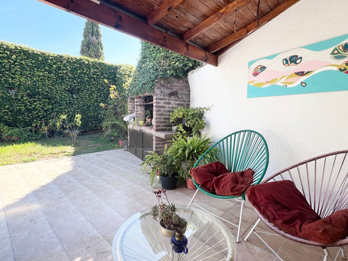 Venta Casa 3 Amb - Cochera Quincho Jardin. Palomar