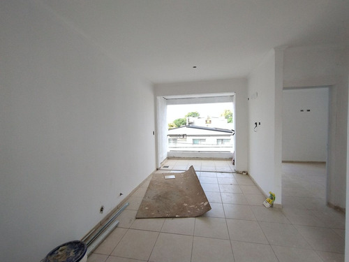 Amplio Dpto En Venta - 1 Dorm / Barrio Ma. Selva